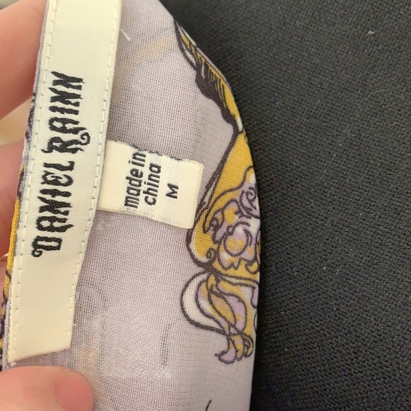 Horse Print Sheer Tunic-Like Top Medium - Picture 6 of 8